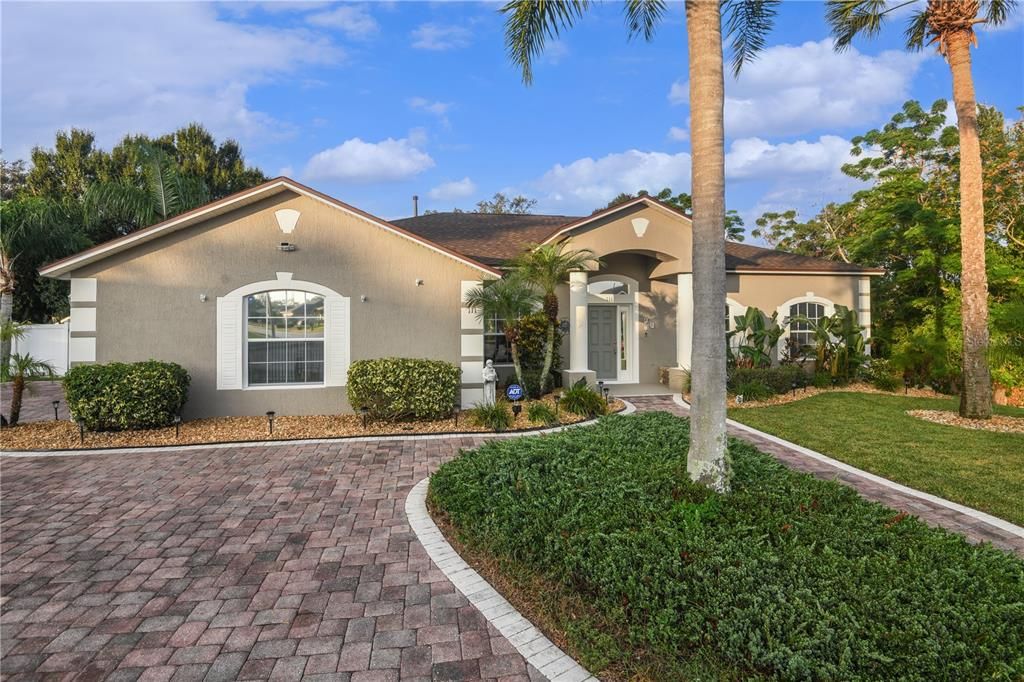 For Sale: $469,900 (3 beds, 2 baths, 2198 Square Feet)