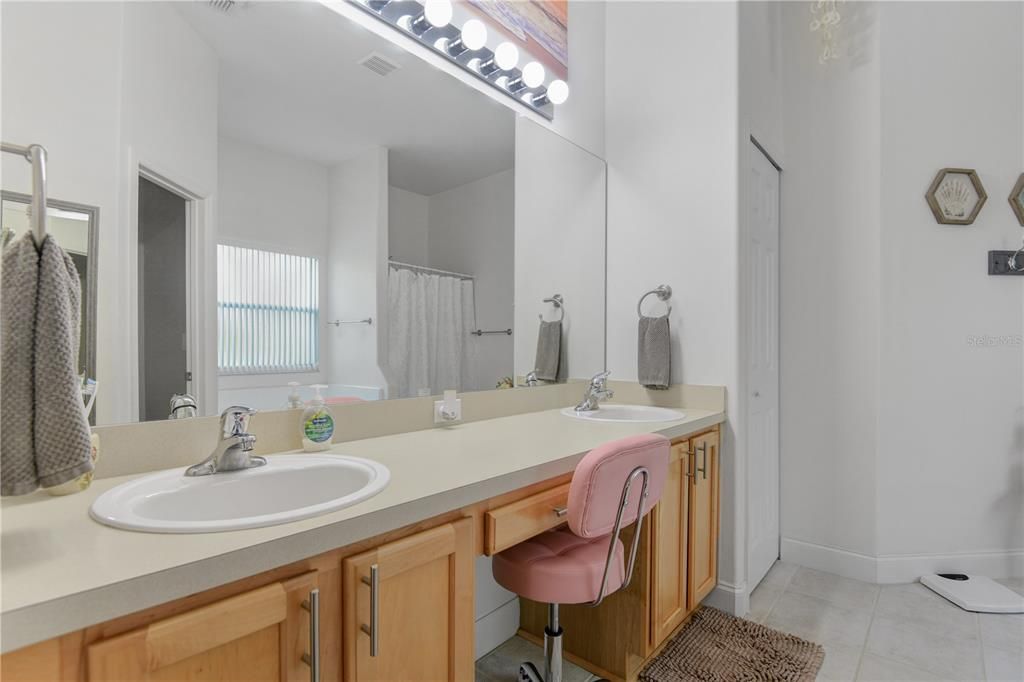 For Sale: $469,900 (3 beds, 2 baths, 2198 Square Feet)