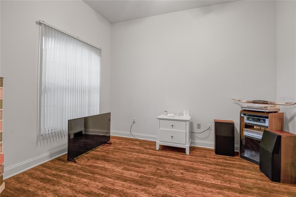 For Sale: $469,900 (3 beds, 2 baths, 2198 Square Feet)