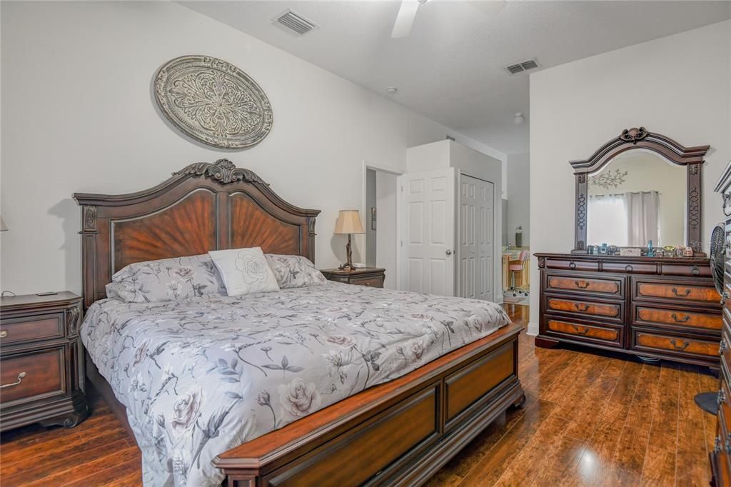 For Sale: $469,900 (3 beds, 2 baths, 2198 Square Feet)