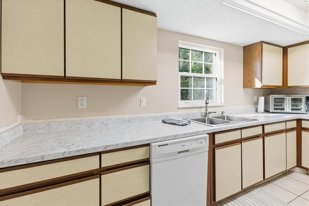 For Rent: $1,500 (2 beds, 2 baths, 1056 Square Feet)