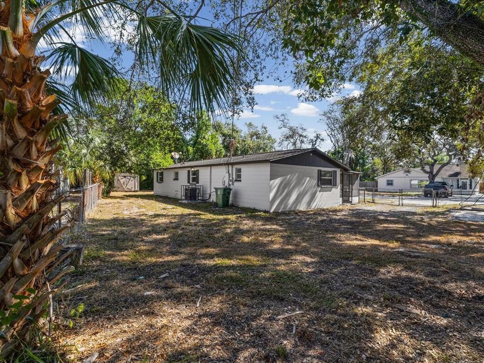 Active With Contract: $269,000 (3 beds, 1 baths, 1022 Square Feet)