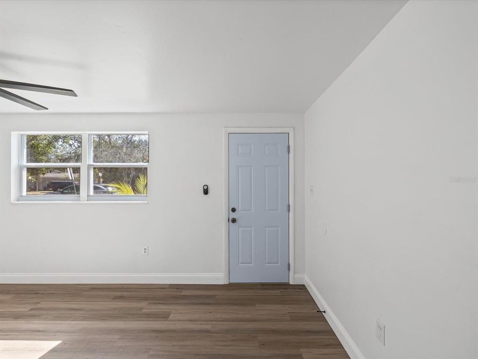 Active With Contract: $269,000 (3 beds, 1 baths, 1022 Square Feet)