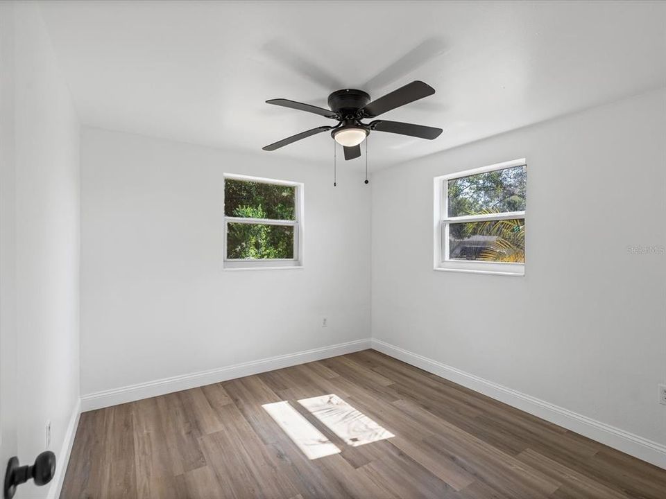 Active With Contract: $269,000 (3 beds, 1 baths, 1022 Square Feet)