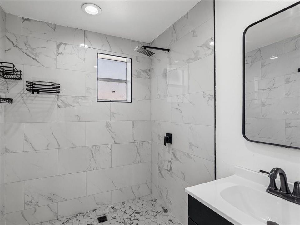 Active With Contract: $269,000 (3 beds, 1 baths, 1022 Square Feet)