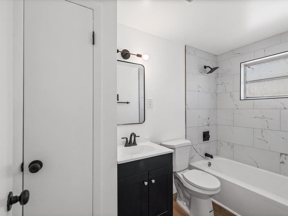 Active With Contract: $269,000 (3 beds, 1 baths, 1022 Square Feet)