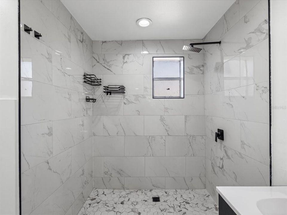 Active With Contract: $269,000 (3 beds, 1 baths, 1022 Square Feet)