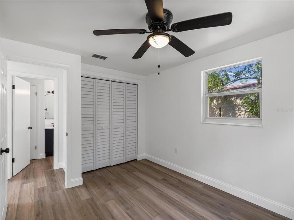 Active With Contract: $269,000 (3 beds, 1 baths, 1022 Square Feet)