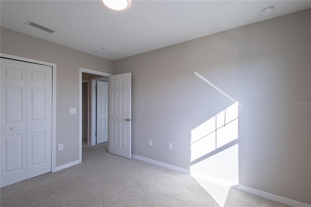 For Rent: $2,350 (3 beds, 2 baths, 1836 Square Feet)