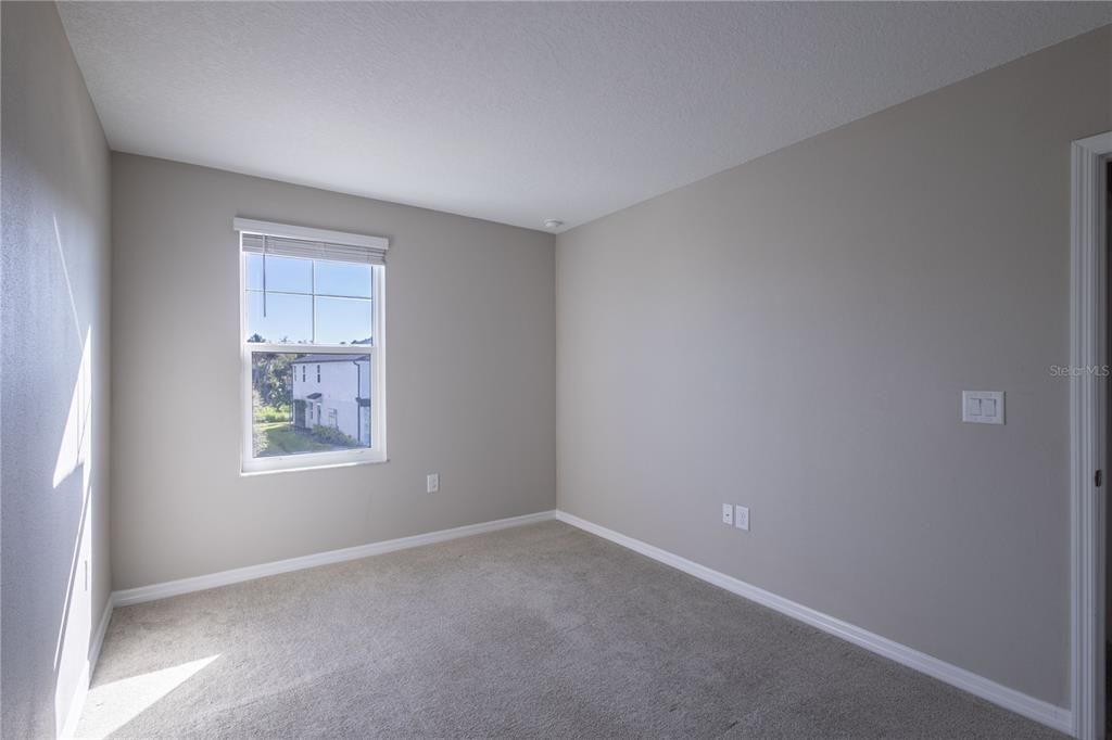 For Rent: $2,350 (3 beds, 2 baths, 1836 Square Feet)