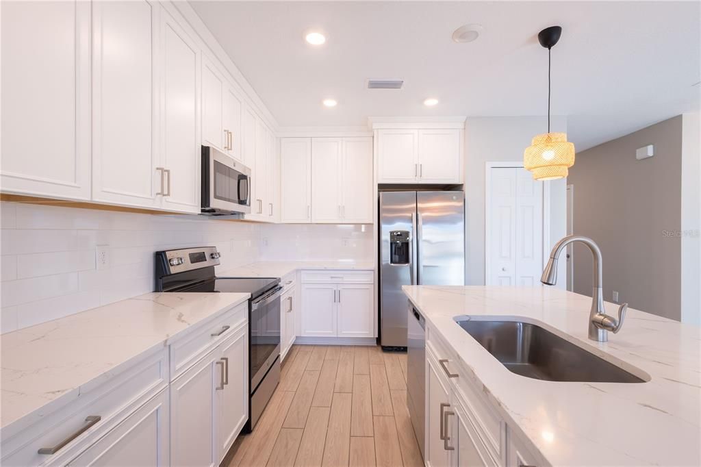 For Rent: $2,350 (3 beds, 2 baths, 1836 Square Feet)