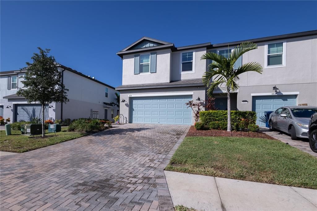 For Rent: $2,350 (3 beds, 2 baths, 1836 Square Feet)