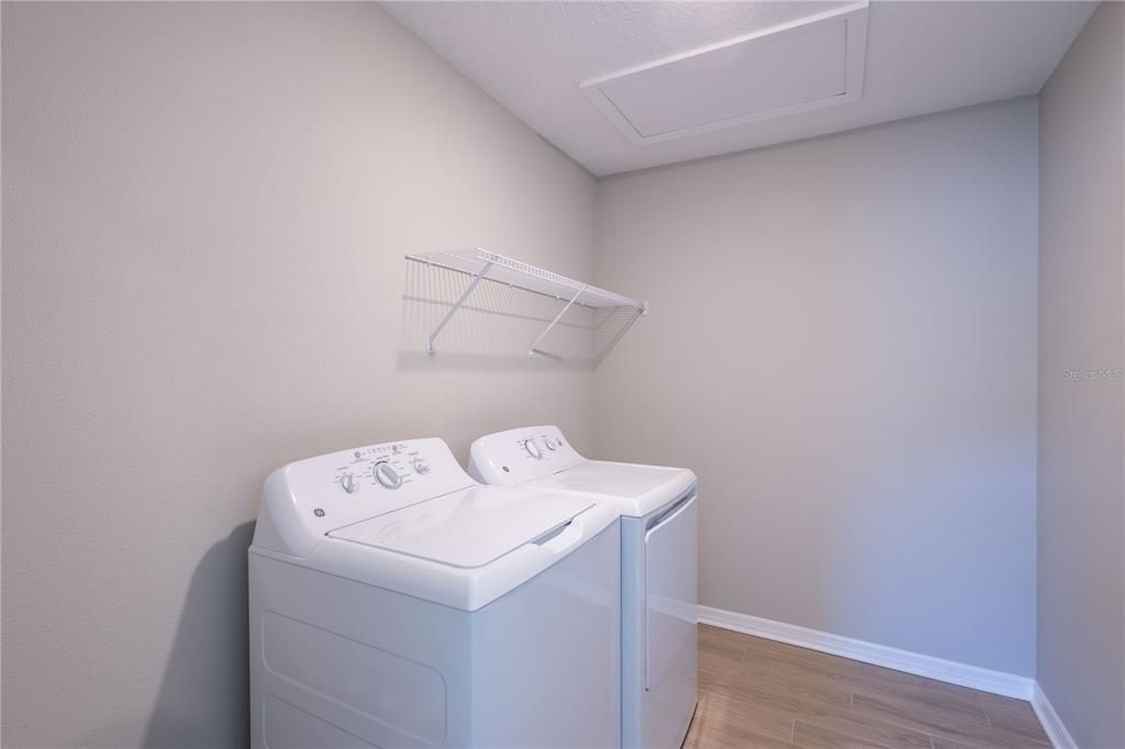 For Rent: $2,350 (3 beds, 2 baths, 1836 Square Feet)