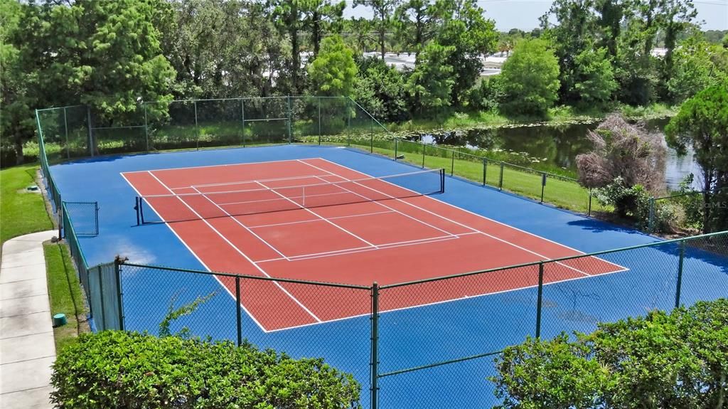 出租: $1,550 (1 贝兹, 1 浴室, 829 平方英尺)