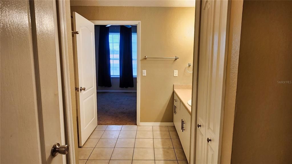 出租: $1,550 (1 贝兹, 1 浴室, 829 平方英尺)