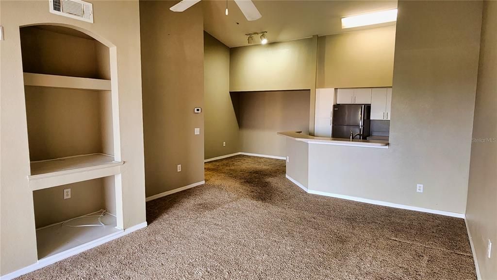 出租: $1,550 (1 贝兹, 1 浴室, 829 平方英尺)