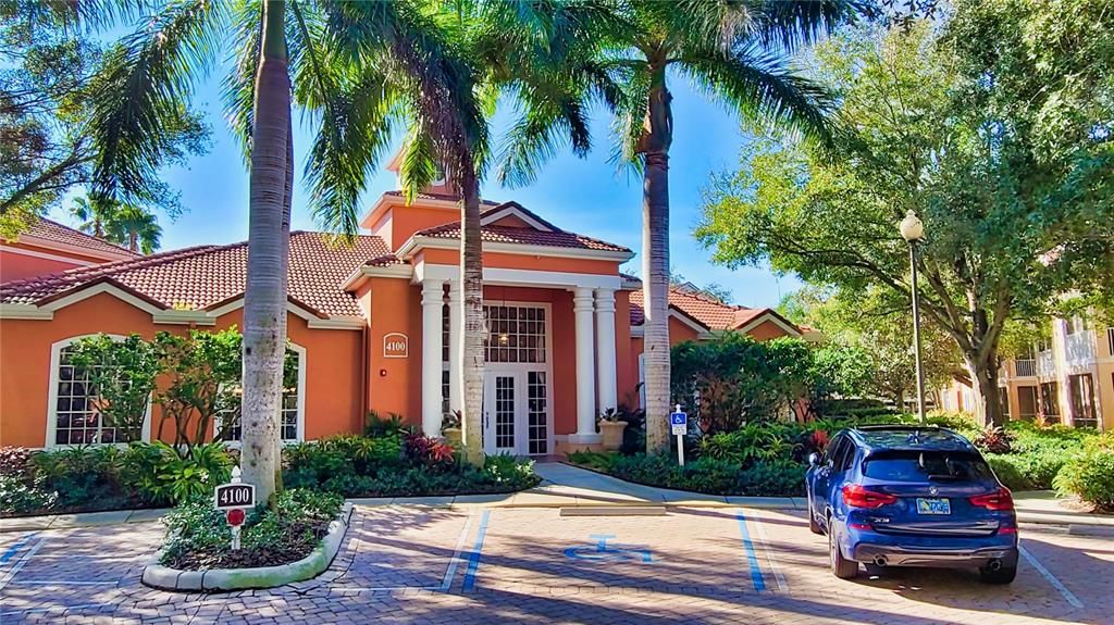 出租: $1,550 (1 贝兹, 1 浴室, 829 平方英尺)