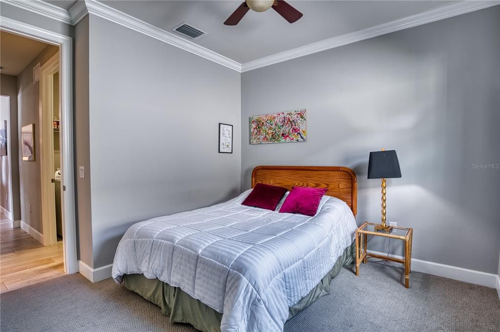 Под контрактом: $1,295,000 (3 спален, 3 ванн, 2492 Квадратных фут)