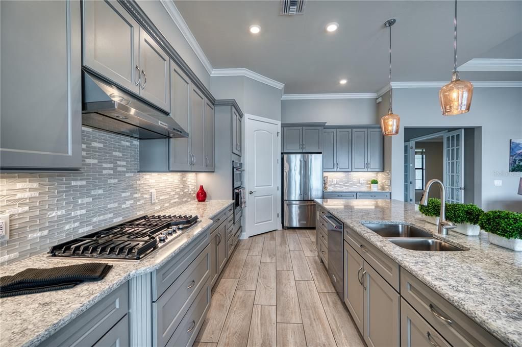 Под контрактом: $1,295,000 (3 спален, 3 ванн, 2492 Квадратных фут)