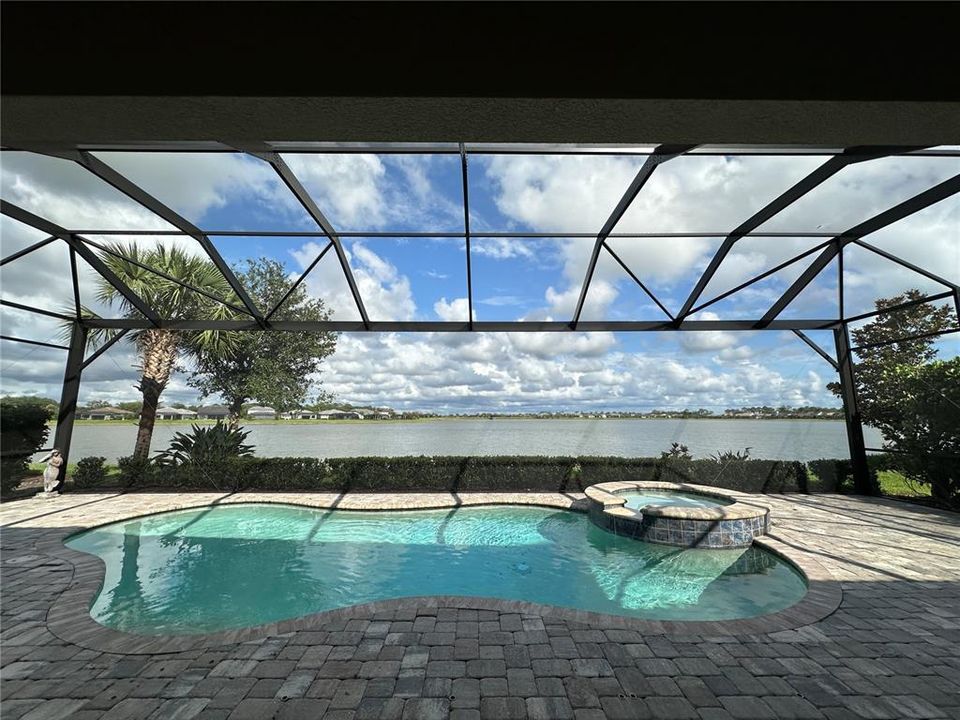 Под контрактом: $1,295,000 (3 спален, 3 ванн, 2492 Квадратных фут)