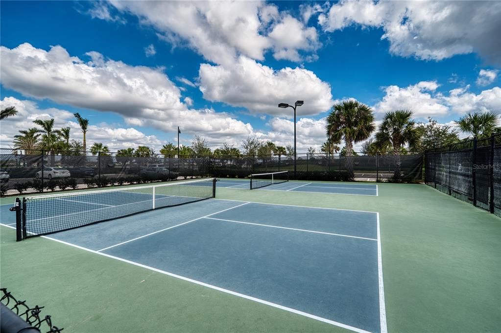 Под контрактом: $1,295,000 (3 спален, 3 ванн, 2492 Квадратных фут)