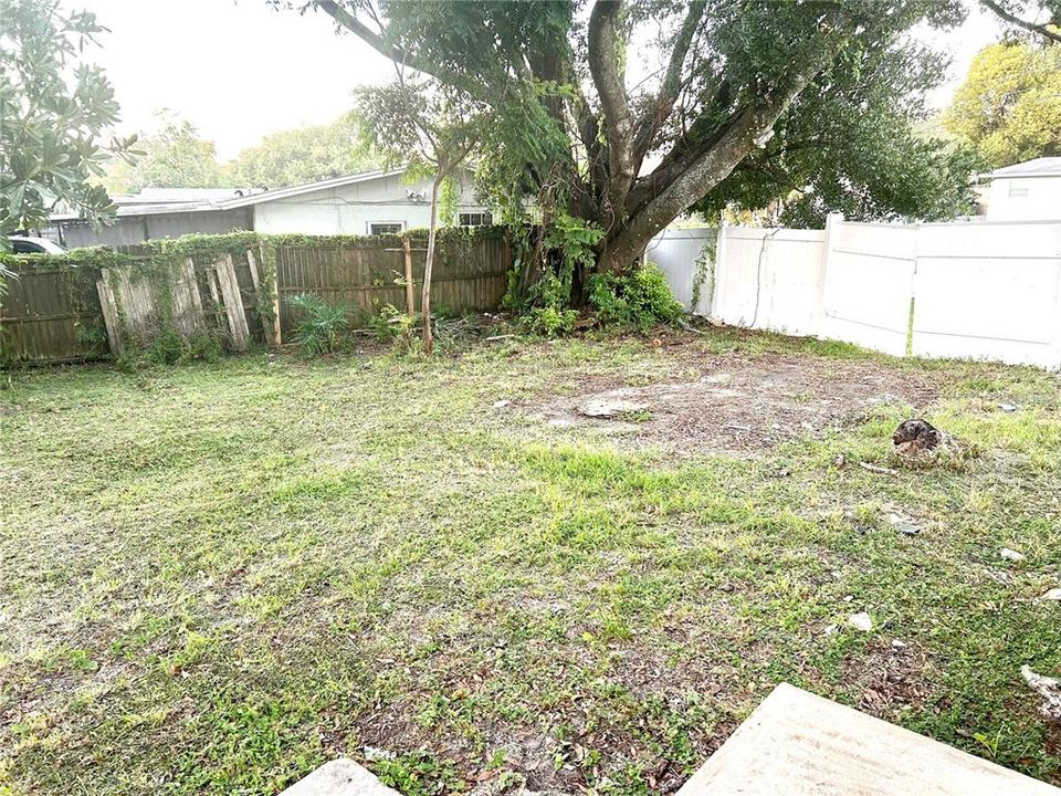 For Rent: $1,950 (4 beds, 1 baths, 1450 Square Feet)