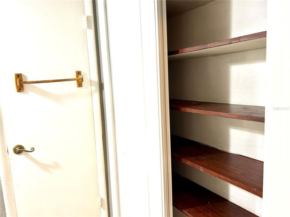 For Rent: $1,950 (4 beds, 1 baths, 1450 Square Feet)