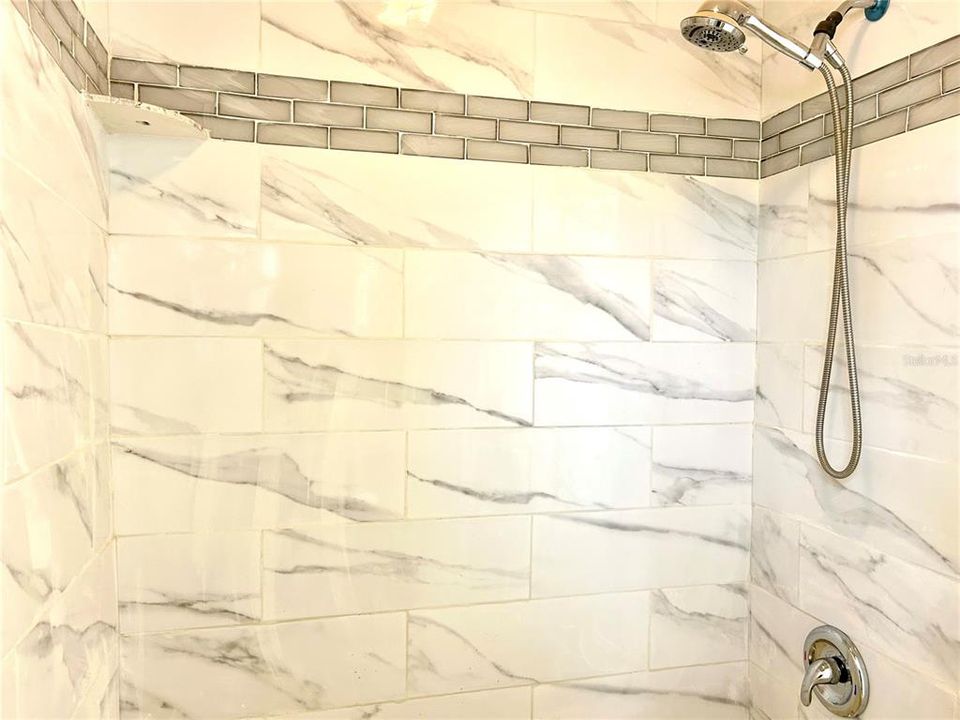 For Rent: $1,950 (4 beds, 1 baths, 1450 Square Feet)