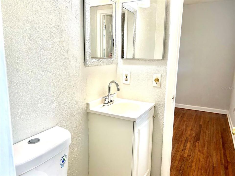 For Rent: $1,950 (4 beds, 1 baths, 1450 Square Feet)