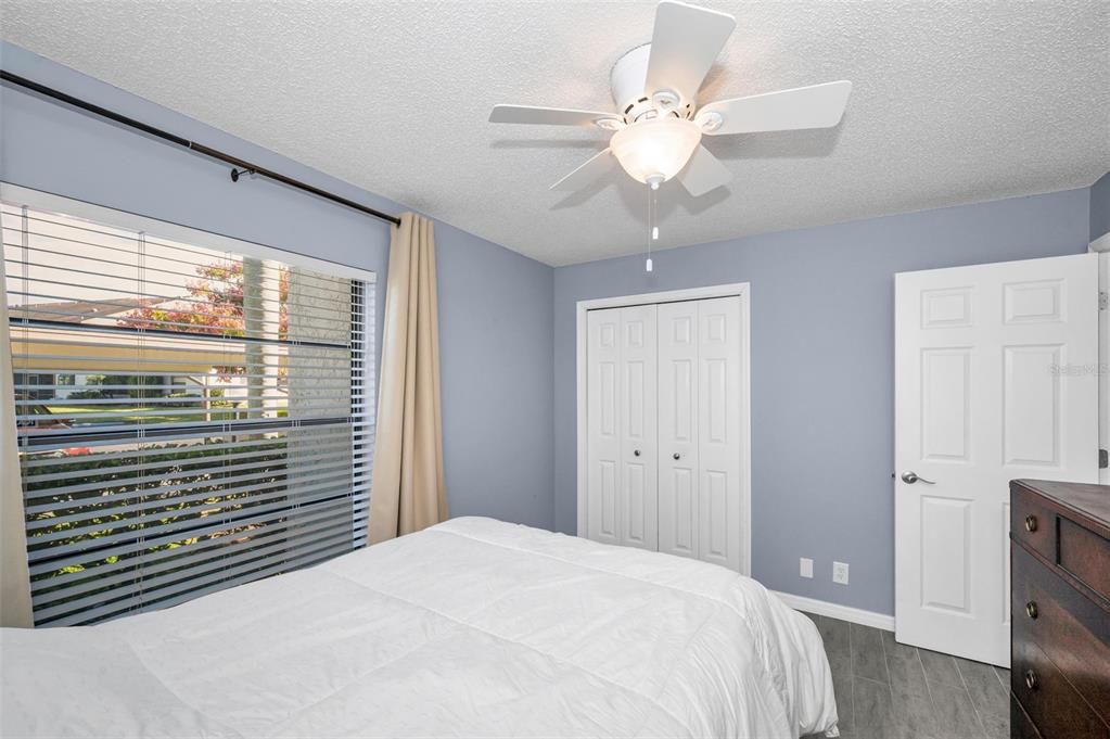 Active With Contract: $225,000 (2 beds, 2 baths, 1230 Square Feet)