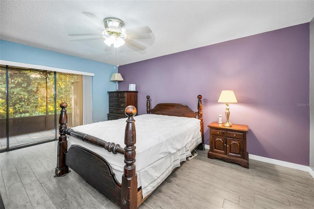 Active With Contract: $225,000 (2 beds, 2 baths, 1230 Square Feet)