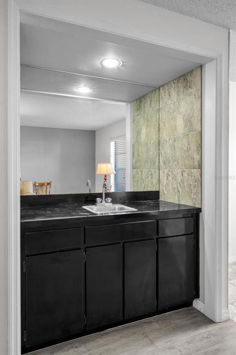 Active With Contract: $225,000 (2 beds, 2 baths, 1230 Square Feet)