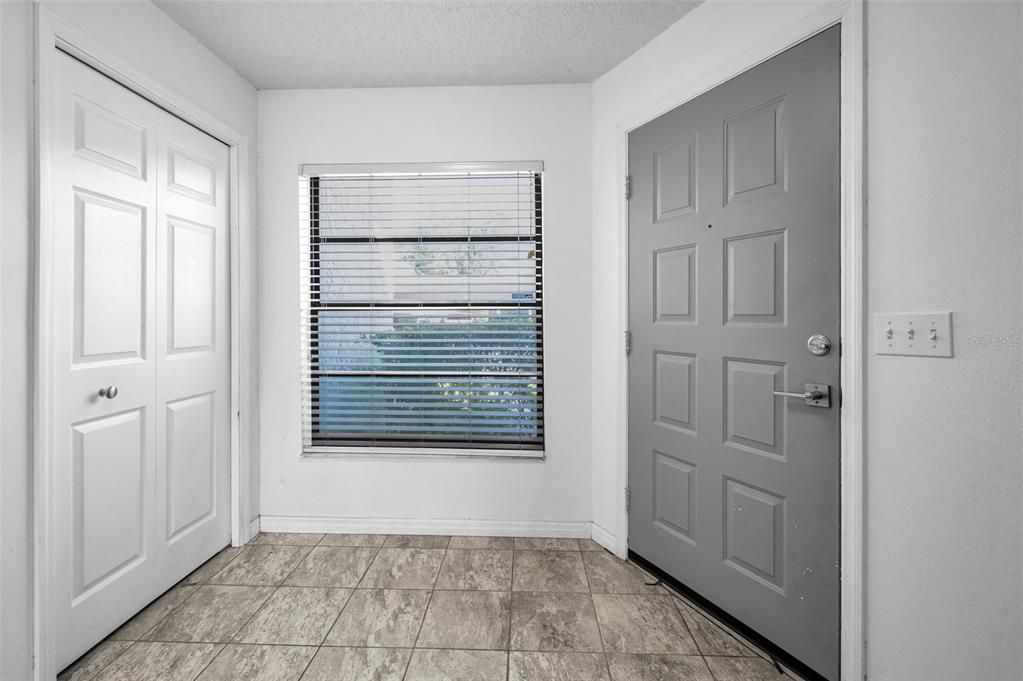 Active With Contract: $225,000 (2 beds, 2 baths, 1230 Square Feet)