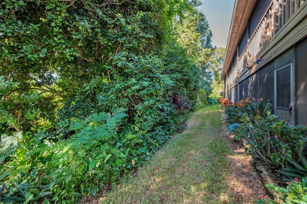 Active With Contract: $225,000 (2 beds, 2 baths, 1230 Square Feet)