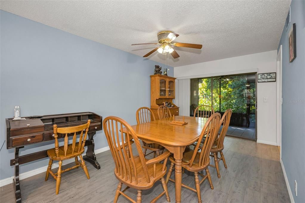 Active With Contract: $225,000 (2 beds, 2 baths, 1230 Square Feet)