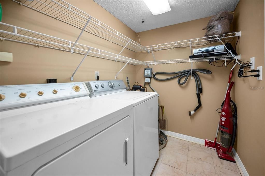 Active With Contract: $225,000 (2 beds, 2 baths, 1230 Square Feet)