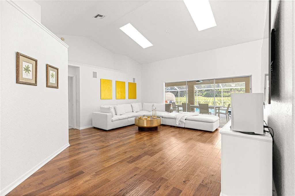 For Rent: $10,000 (3 beds, 2 baths, 2374 Square Feet)