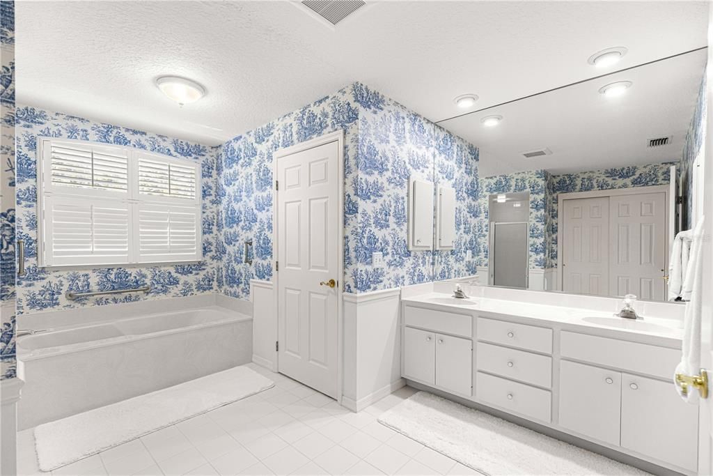 For Rent: $10,000 (3 beds, 2 baths, 2374 Square Feet)