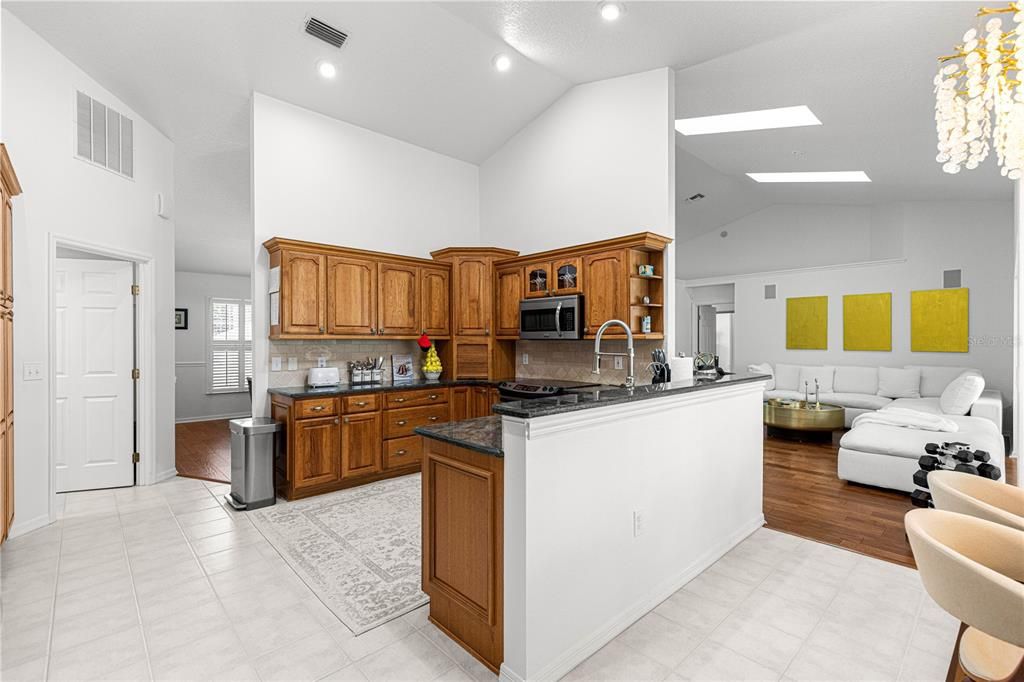 For Rent: $10,000 (3 beds, 2 baths, 2374 Square Feet)