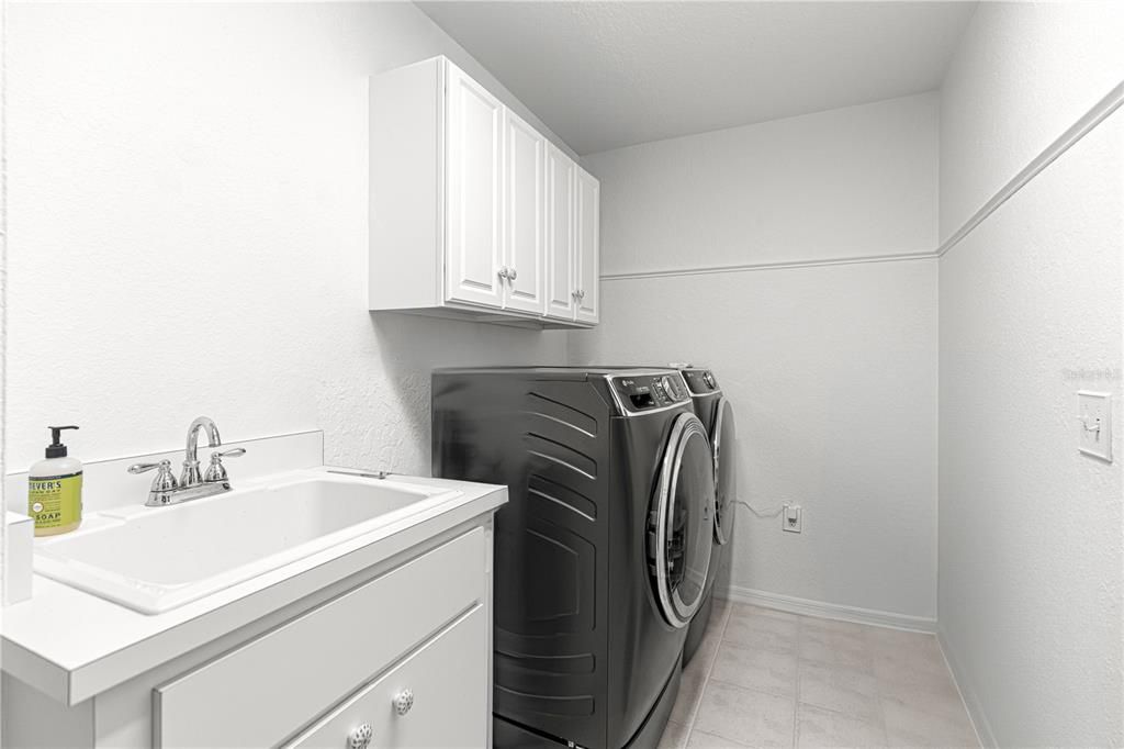 For Rent: $10,000 (3 beds, 2 baths, 2374 Square Feet)