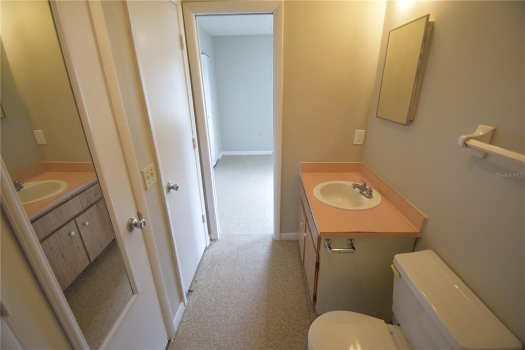 出租: $1,325 (2 贝兹, 1 浴室, 907 平方英尺)