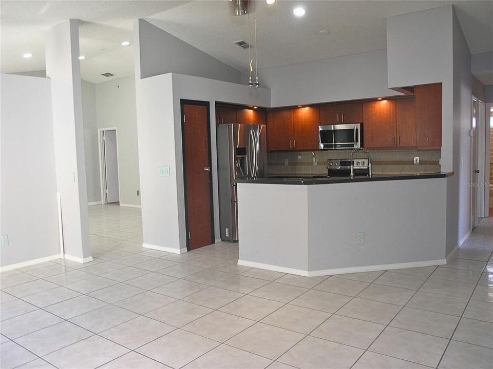 For Sale: $415,000 (5 beds, 3 baths, 2083 Square Feet)