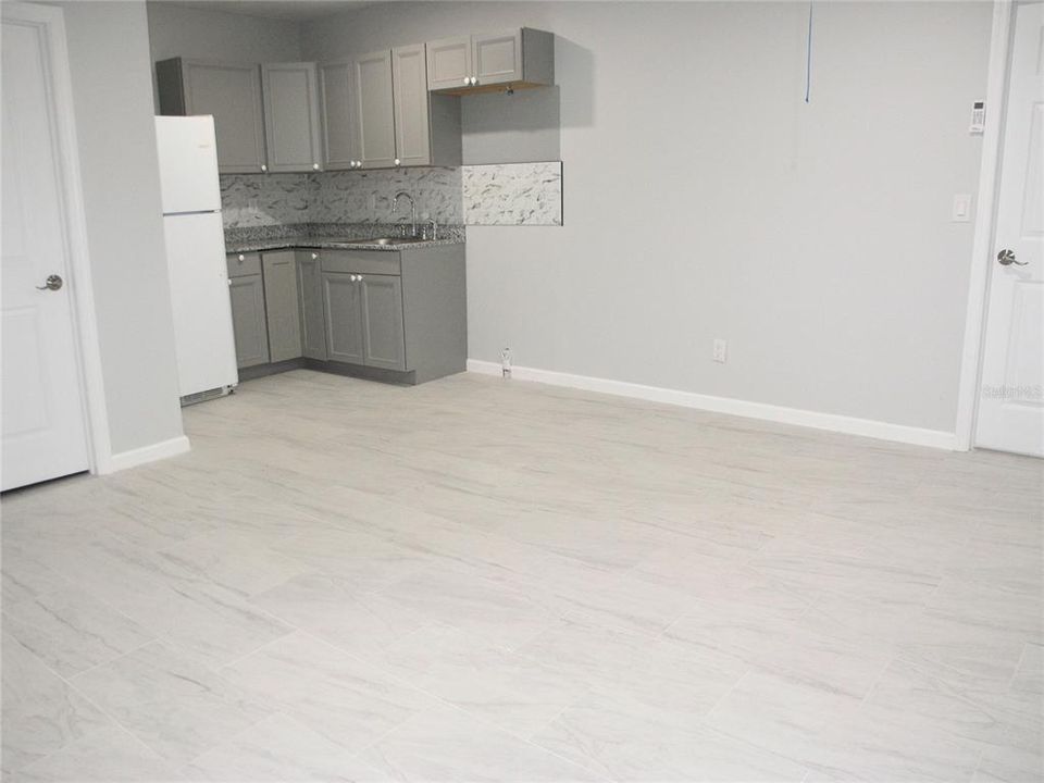 For Sale: $415,000 (5 beds, 3 baths, 2083 Square Feet)