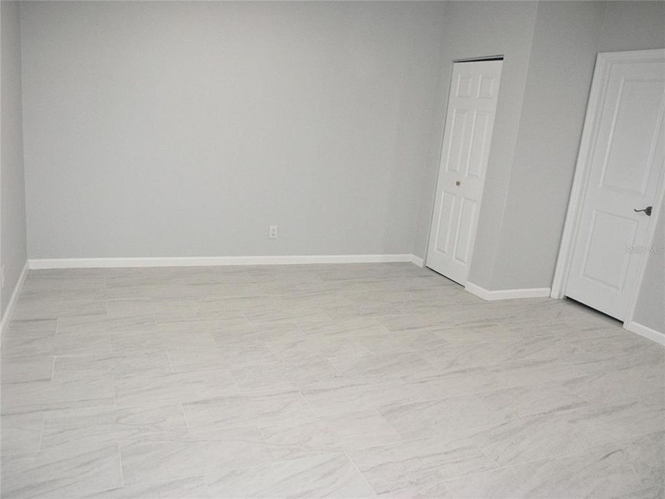 For Sale: $415,000 (5 beds, 3 baths, 2083 Square Feet)