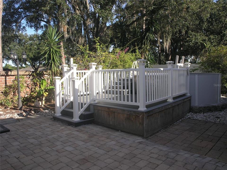 For Sale: $415,000 (5 beds, 3 baths, 2083 Square Feet)