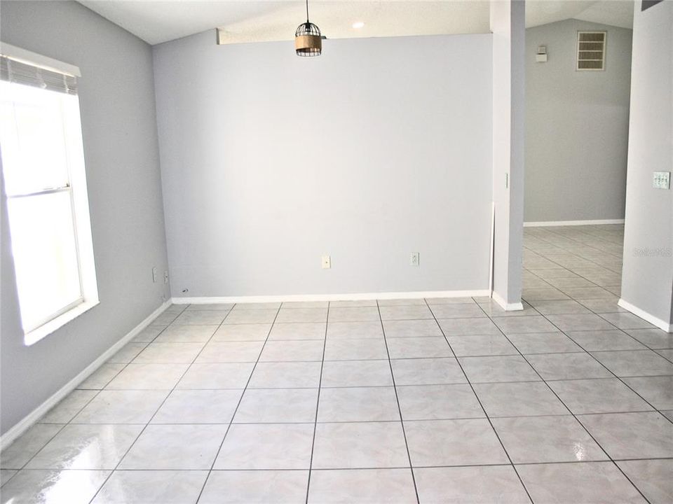 For Sale: $415,000 (5 beds, 3 baths, 2083 Square Feet)