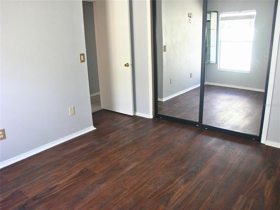 For Sale: $415,000 (5 beds, 3 baths, 2083 Square Feet)