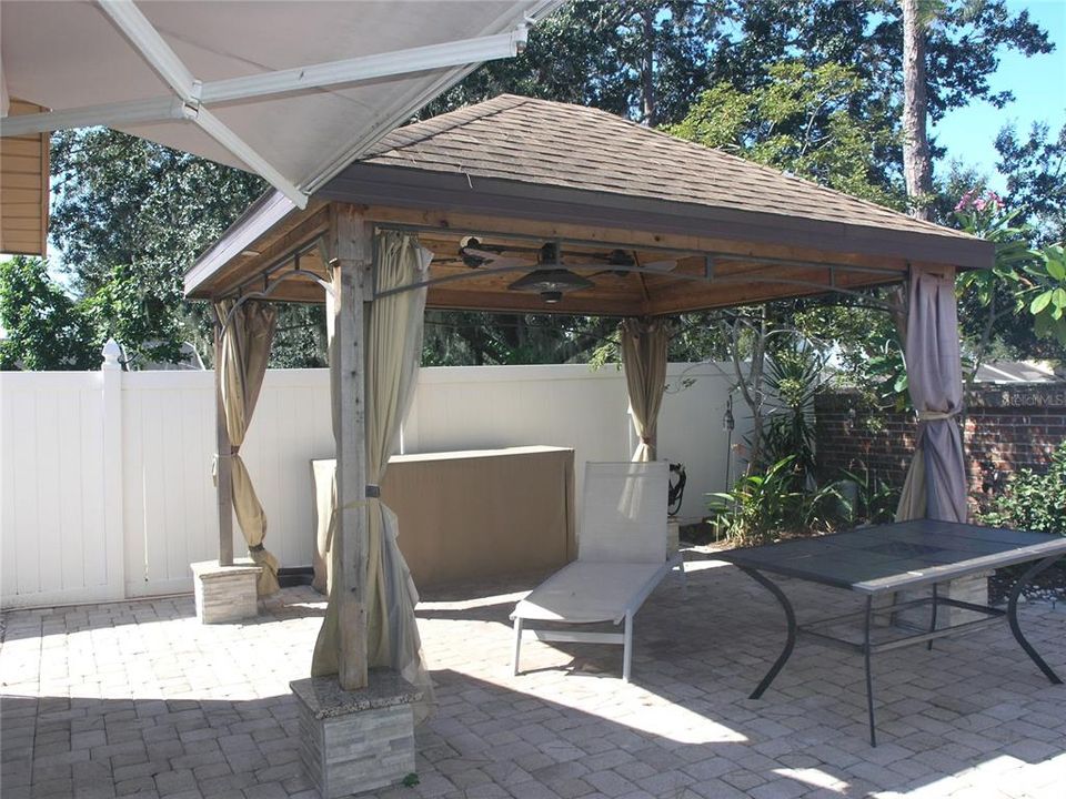 For Sale: $415,000 (5 beds, 3 baths, 2083 Square Feet)