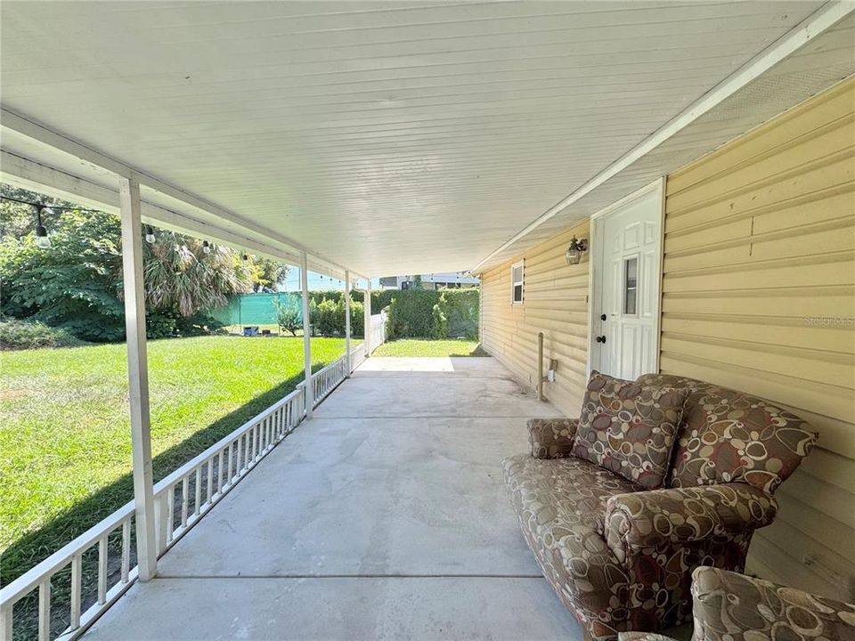 For Rent: $1,100 (1 beds, 1 baths, 740 Square Feet)