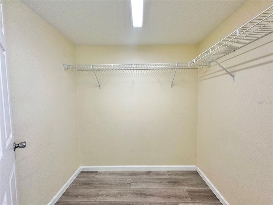 For Rent: $1,100 (1 beds, 1 baths, 740 Square Feet)